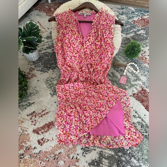 Gypsies & Moondust Dresses & Skirts - Gypsies & Moondust Sleeveless Pink Floral Summer Dress Women’s size medium